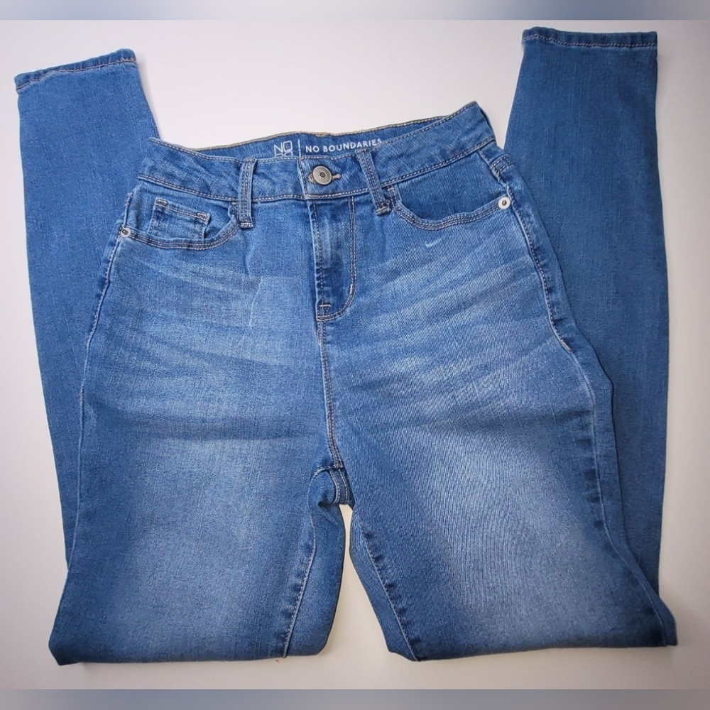 Women's No Boundaries skinny jeans size 1